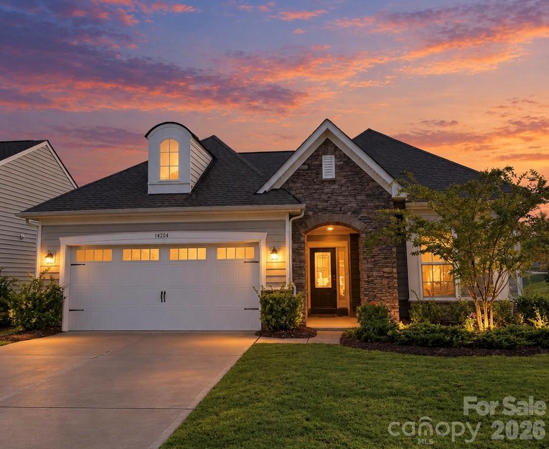 14204 Southbridge Forest Dr, Charlotte, NC 28273