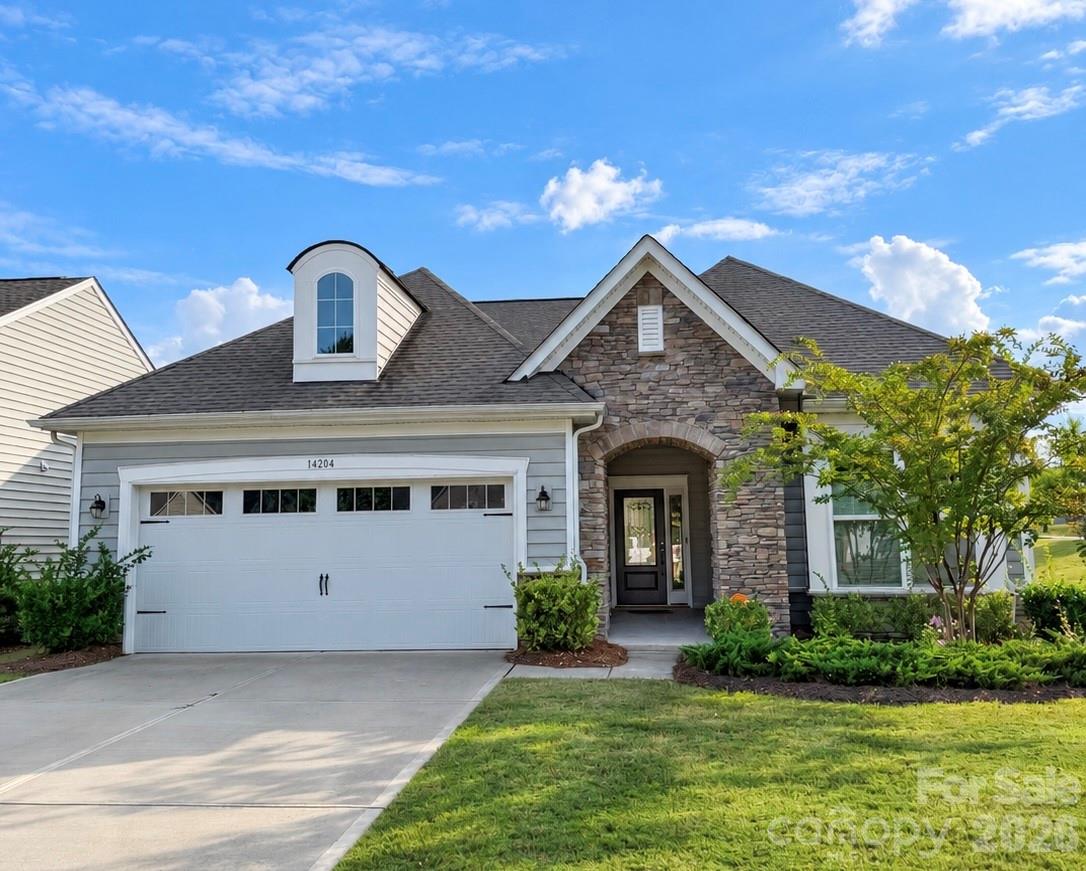 14204 Southbridge Forest Dr, Charlotte, NC 28273