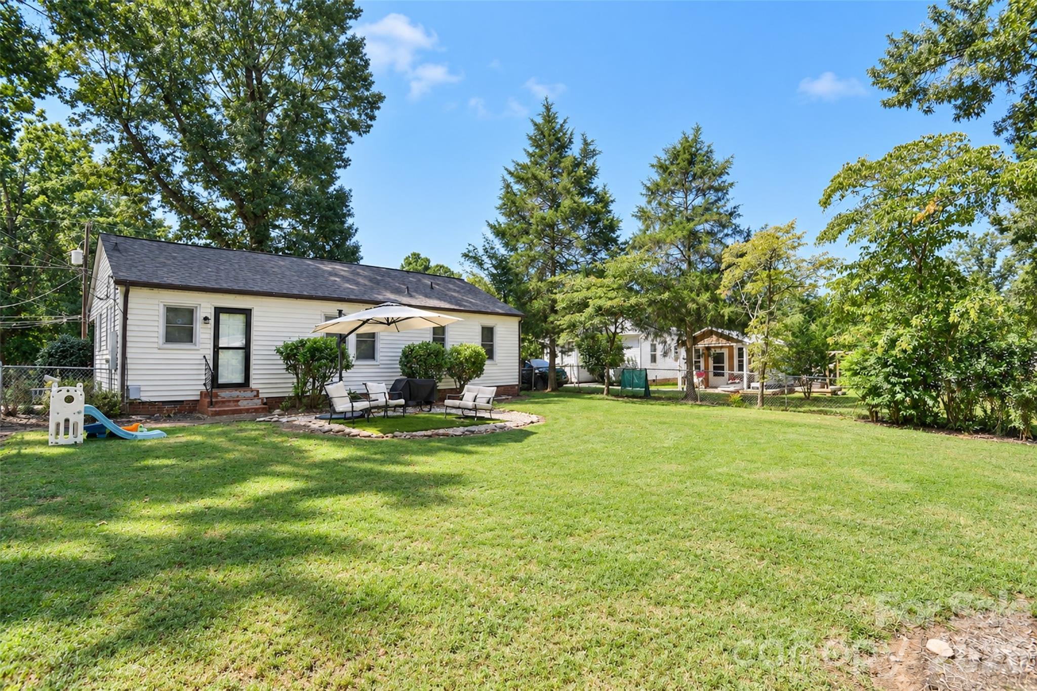 806 Applewood St, Kannapolis, NC 28081