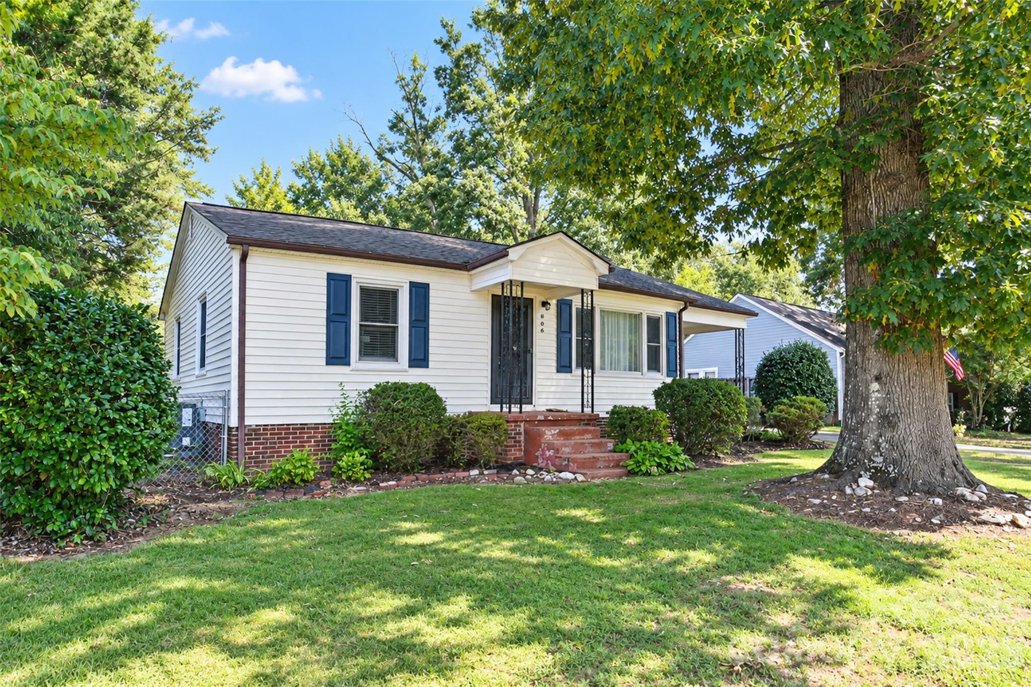 806 Applewood St, Kannapolis, NC 28081