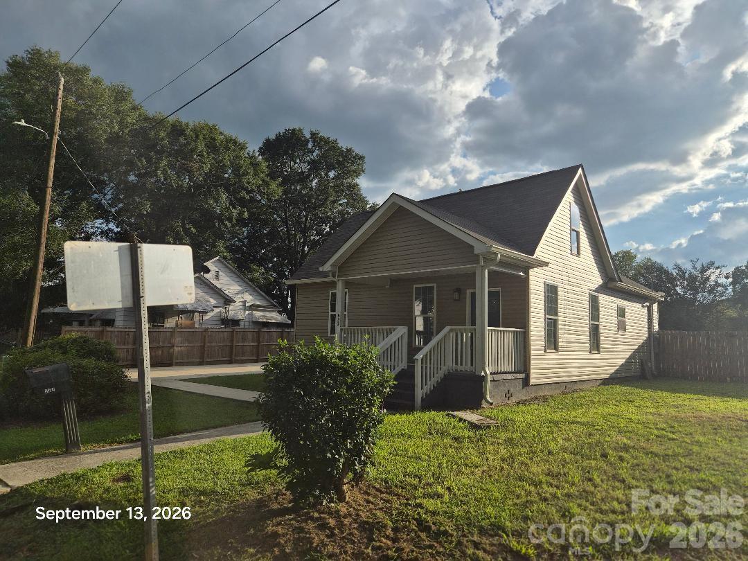 533 Ball Park Dr, Chester, SC 29706