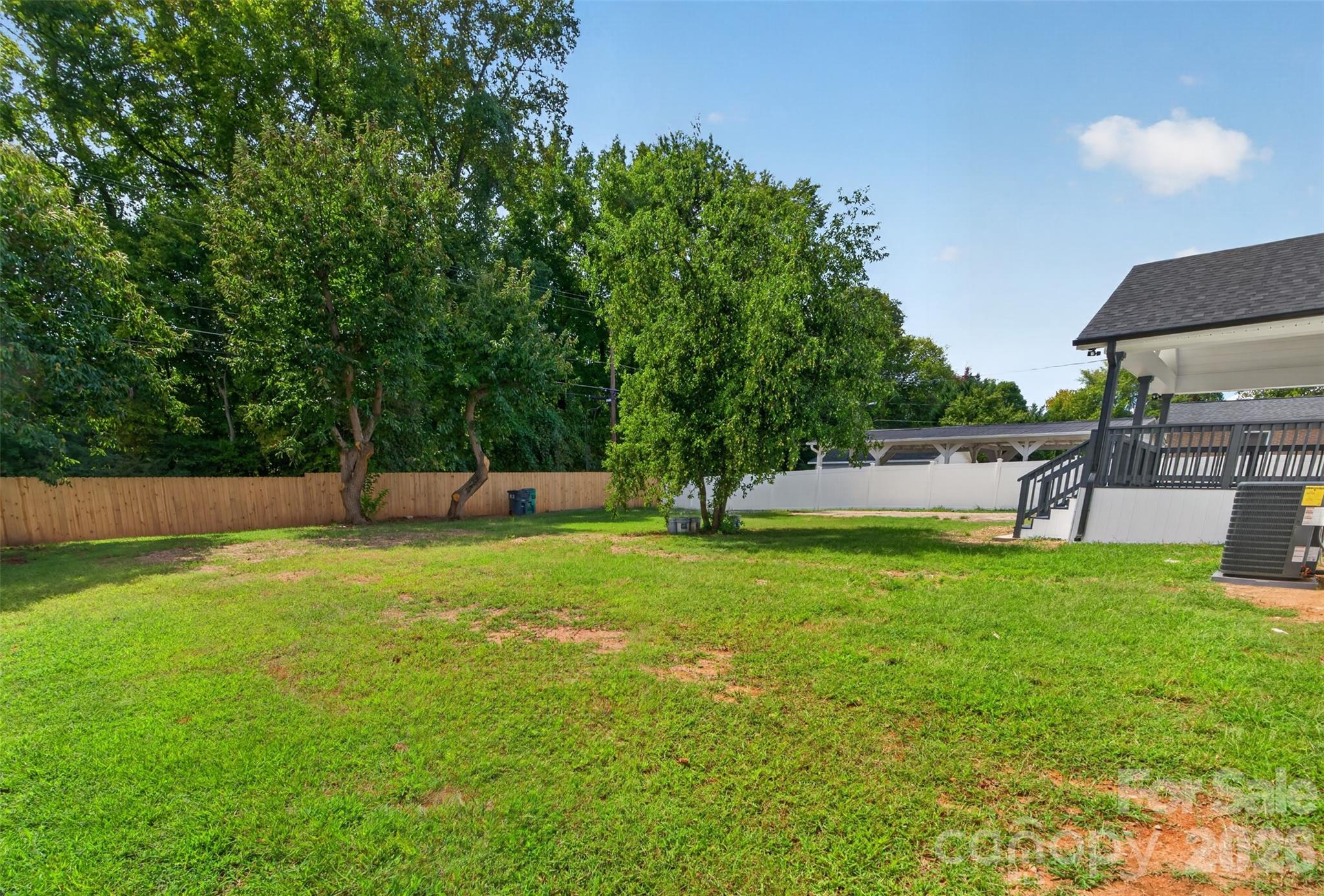 3001 Dalecrest Dr, Charlotte, NC 28269