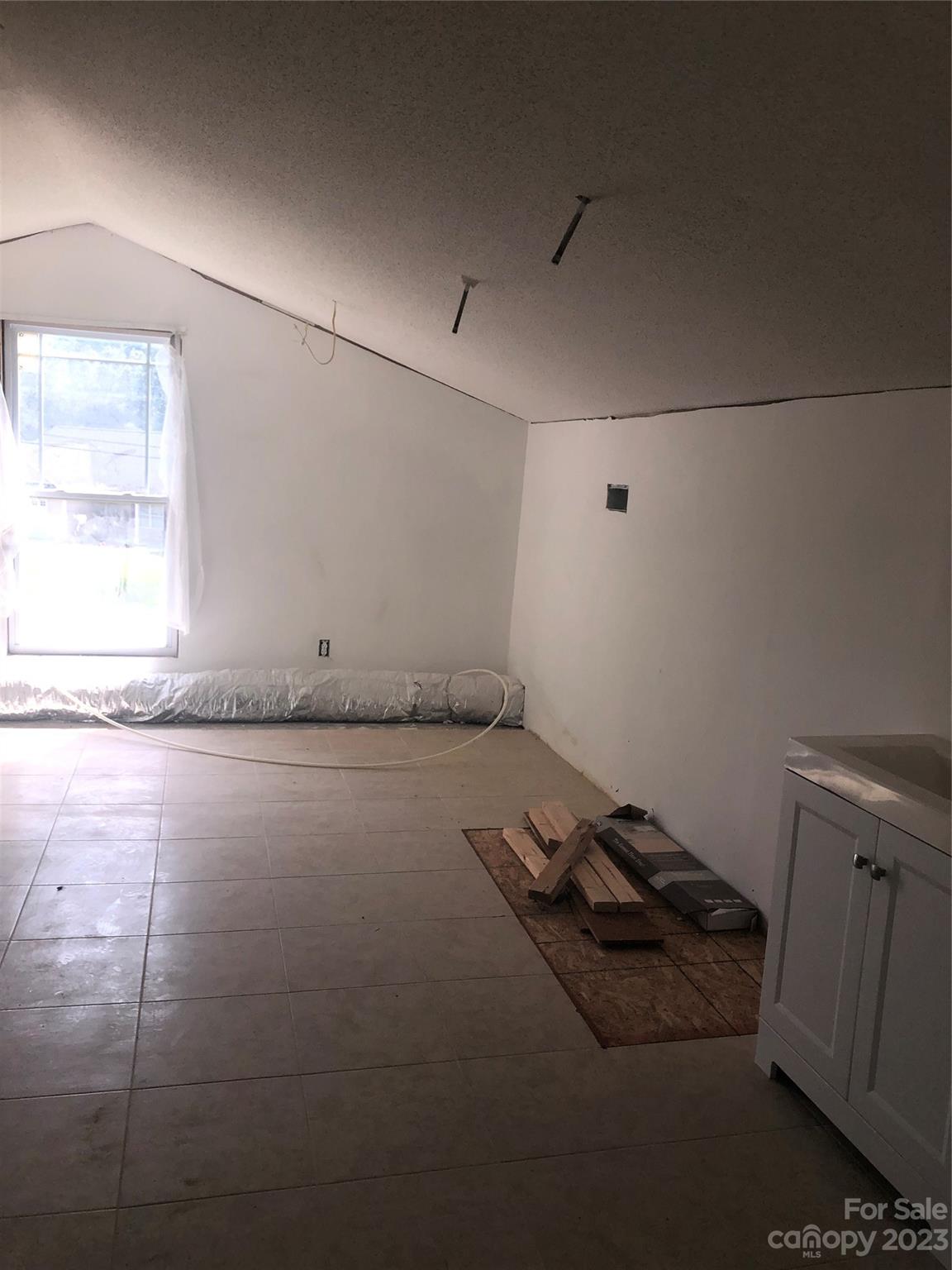 310 East St, Heath Springs, SC 29058