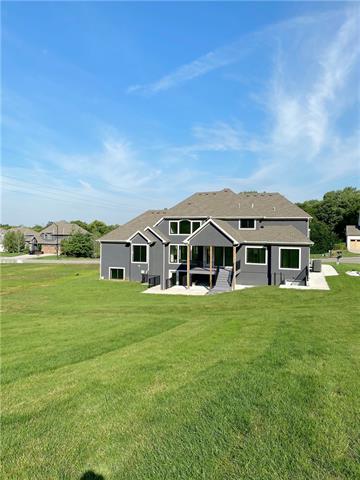 8913 N Crescent Ave, Kansas City, MO 64157