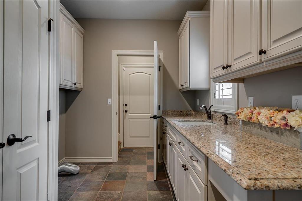 10800 W 179th Ter, Overland Park, KS 66013