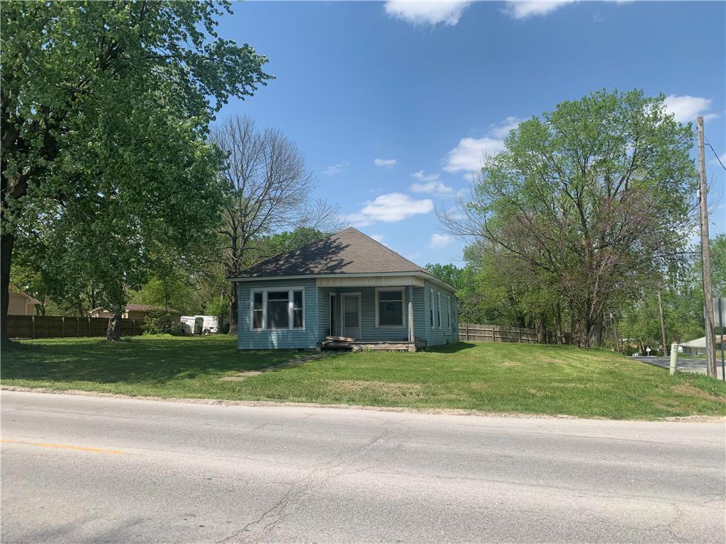 802 W Main St, Greenwood, MO 64034