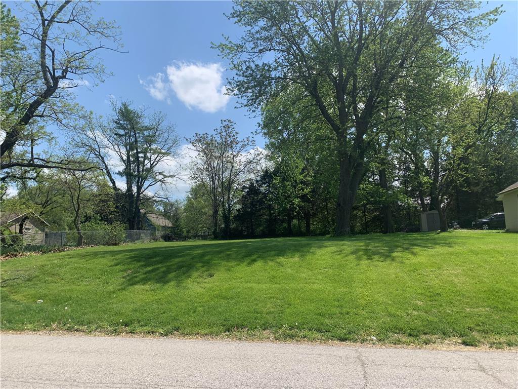 605 Walnut St, Greenwood, MO 64034