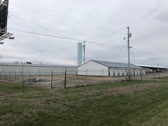 990 SE 7 Hw, Clinton, MO 64735