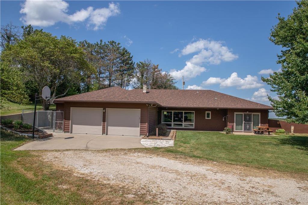 3121 SE Stanley Rd, Tecumseh, KS 66542