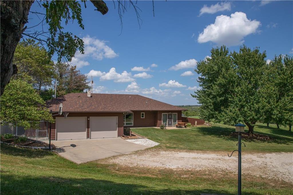 3121 SE Stanley Rd, Tecumseh, KS 66542