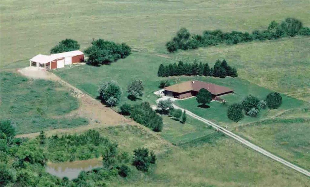 3121 SE Stanley Rd, Tecumseh, KS 66542