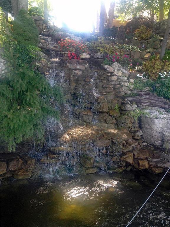 609 N Winnebago Dr, Lake Winnebago, MO 64034