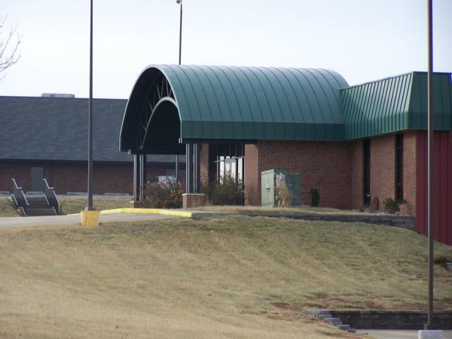 1014 Riverside Rd, St Joseph, MO 64507