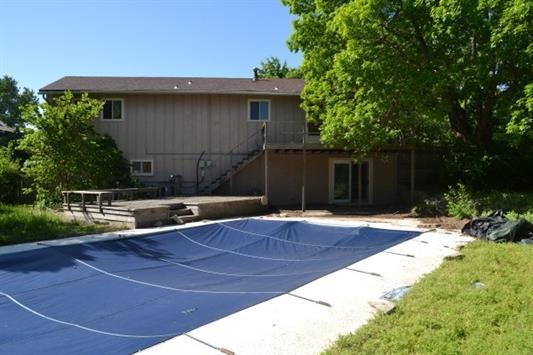 305 Fordham Rd, Manhattan, KS 66503
