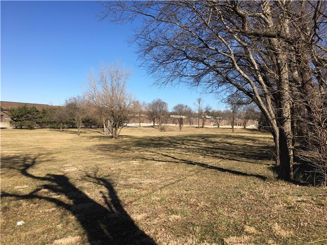 Fenton Pro Plaza St, Shawnee, KS 66214