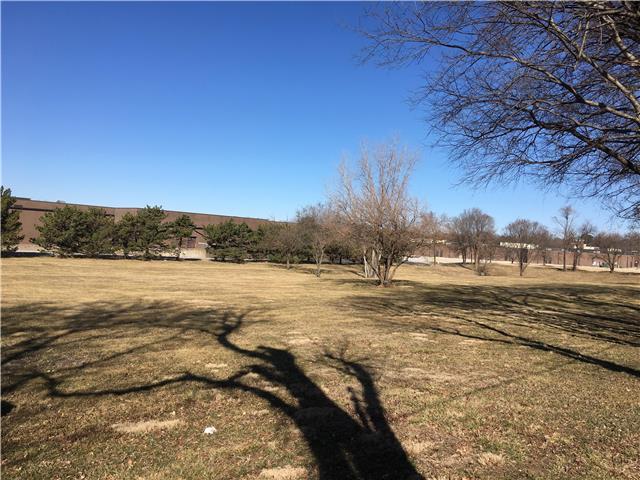 Fenton Pro Plaza St, Shawnee, KS 66214