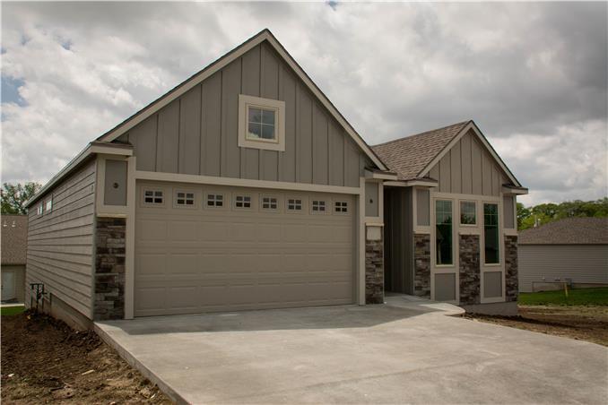 2224 Buckner Dr, Manhattan, KS 66503