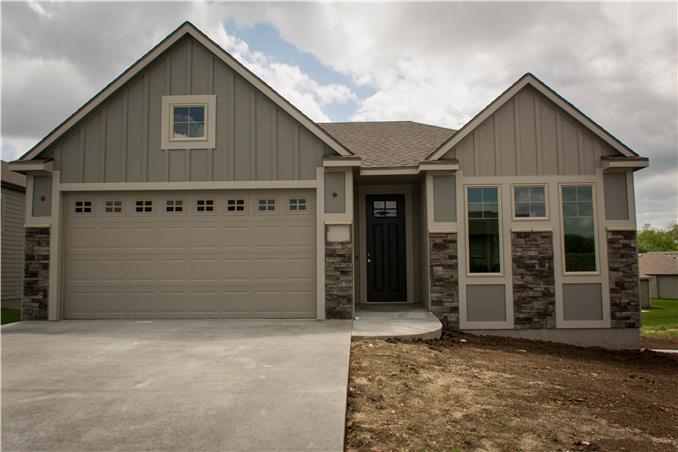 2224 Buckner Dr, Manhattan, KS 66503