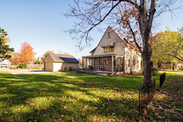 727 Sunset Ave, Manhattan, KS 66502