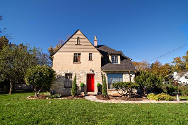 727 Sunset Ave, Manhattan, KS 66502