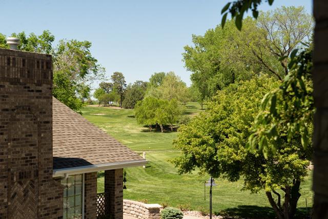 1506 Country Club Pl, Manhattan, KS 66502