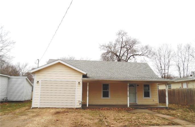 410 Oak St, Perry, KS 66073