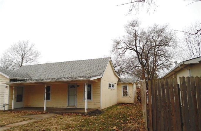 410 Oak St, Perry, KS 66073