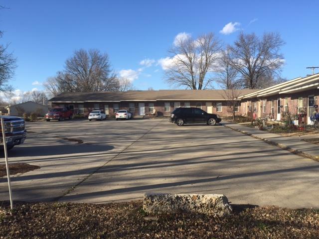 213 W Atkinson Ave, Butler, MO 64730