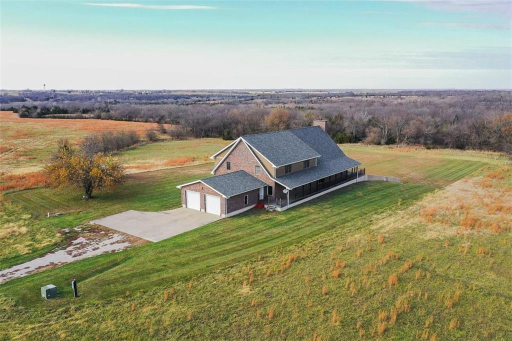 40792 W 287 St, Paola, KS 66071