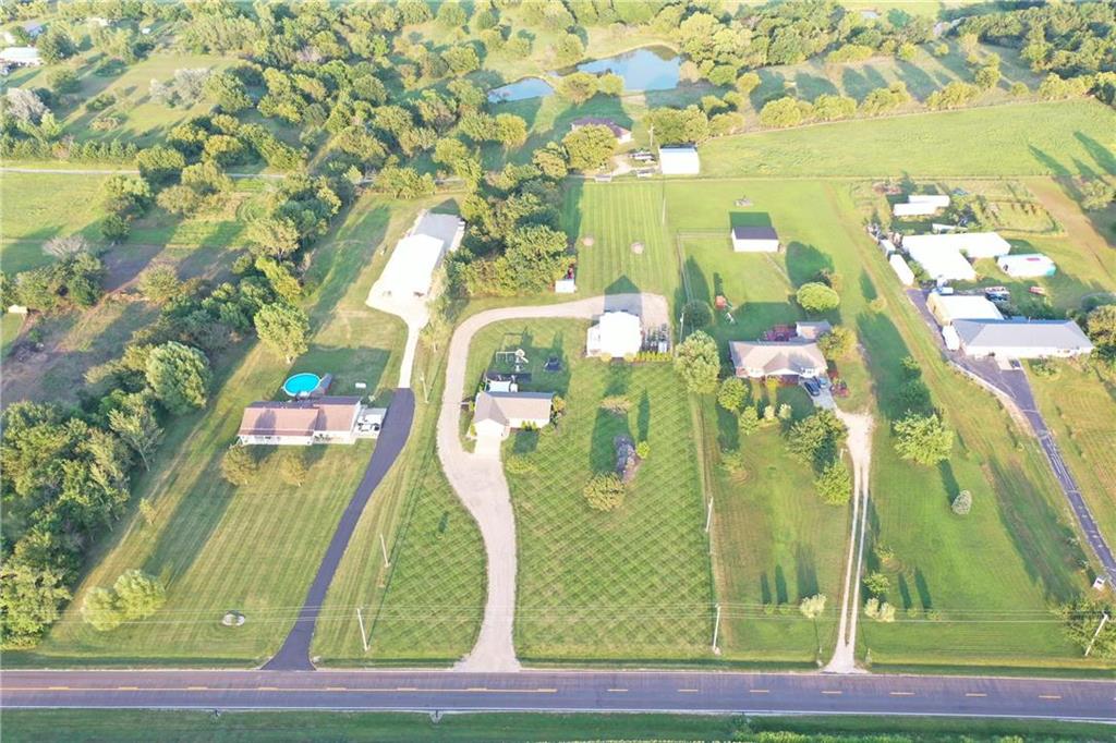 5430 SE Stubbs Rd, Tecumseh, KS 66542