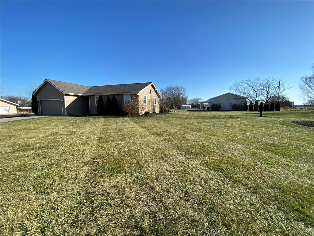 5430 SE Stubbs Rd, Tecumseh, KS 66542