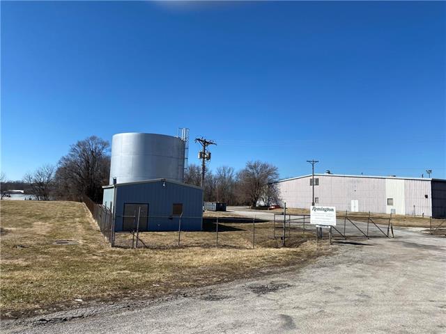 1 Murphy Rd, Lexington, MO 64067
