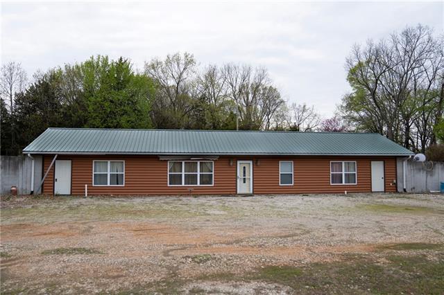 675 65 Hw, Bronson, KS 66716