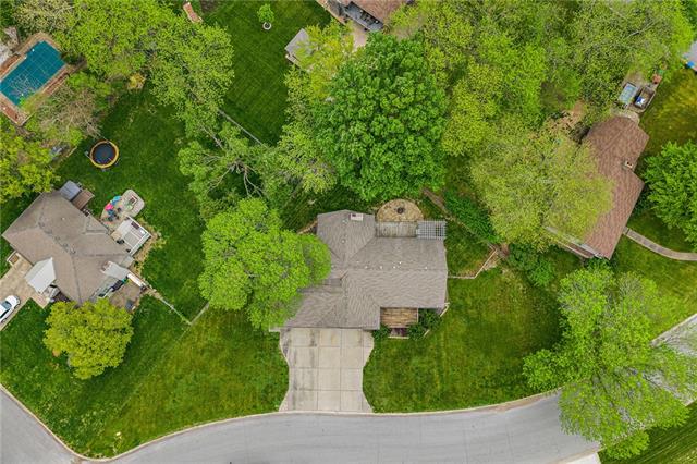 127 N Winnebago Dr, Lake Winnebago, MO 64034