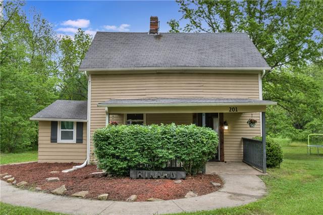 201 N Ranson Rd, Greenwood, MO 64034