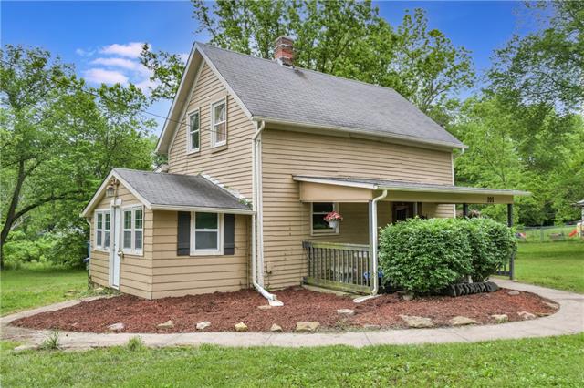 201 N Ranson Rd, Greenwood, MO 64034