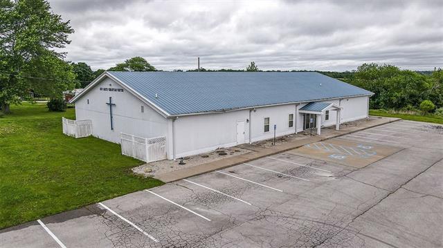 9939 View High Dr, Kansas City, MO 64134