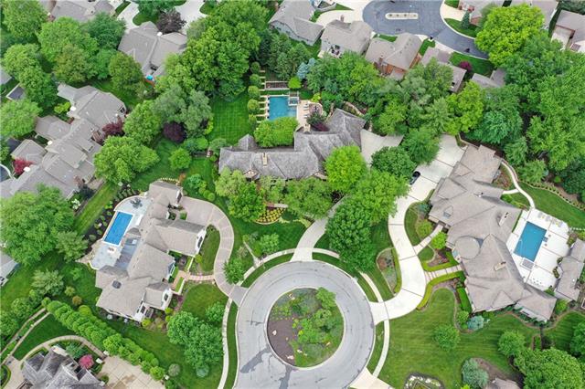 11208 Delmar St, Leawood, KS 66211