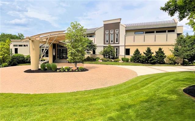 2700 W 112 St, Leawood, KS 66211