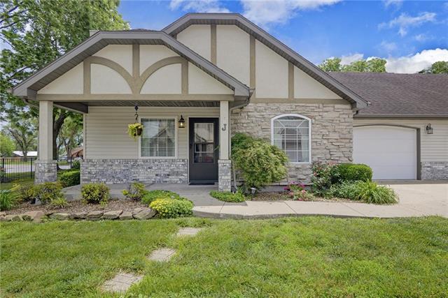 223 N Rechow Ave #J, Bolivar, MO 65613