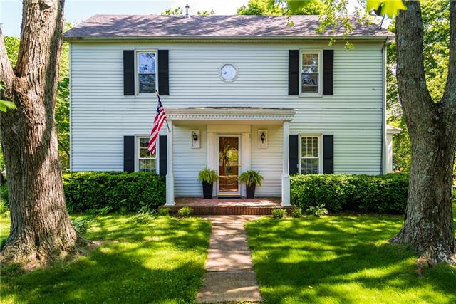 33320 Bluhm Rd, Smithton, MO 65350