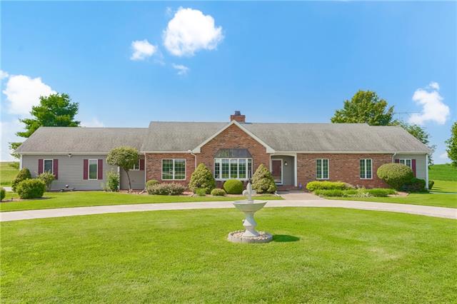 8062 Howe Rd, Lexington, MO 64067