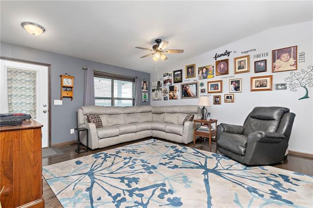 376 E 300 Rd, Overbrook, KS 66524
