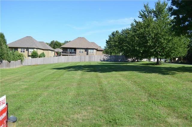 6125 N Lister Ct, Kansas City, MO 64119