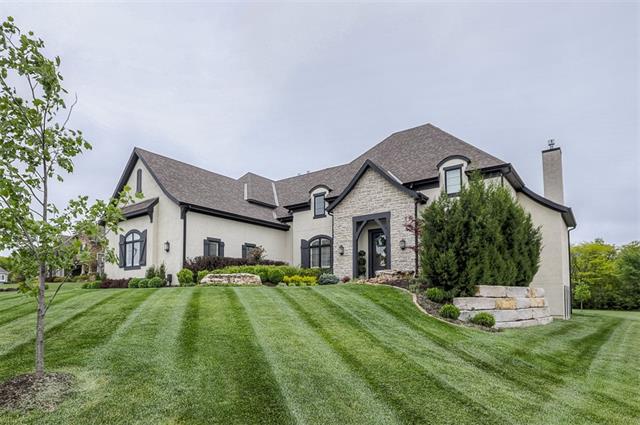 10505 N Hedges Ave, Kansas City, MO 64157