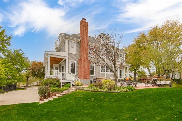 4541 Kenwood Ave, Kansas City, MO 64110