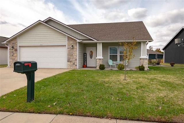 7013 Wheatfield Ln, Topeka, KS 66619
