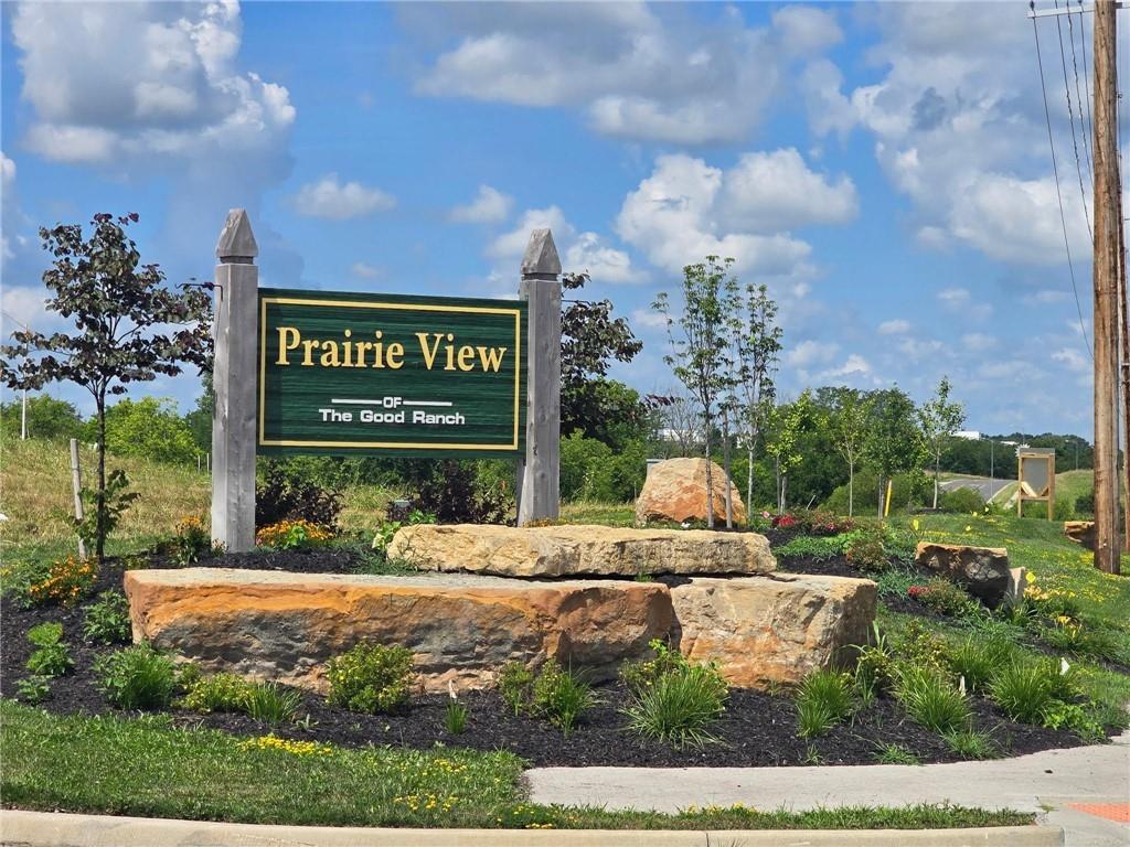 1400 Larkspur Pl, Raymore, MO 64083