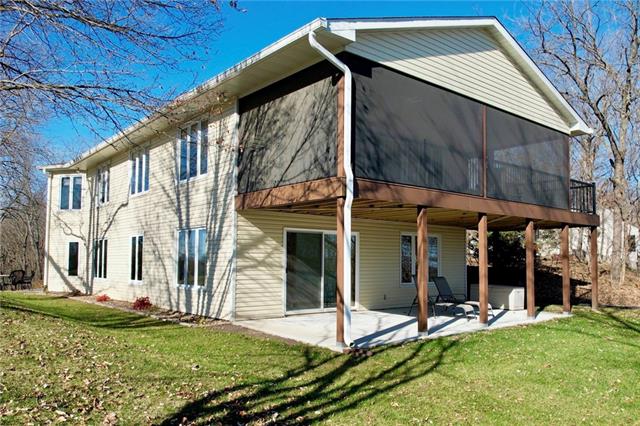 8243 Mike O Vince Rd, Ozawkie, KS 66070