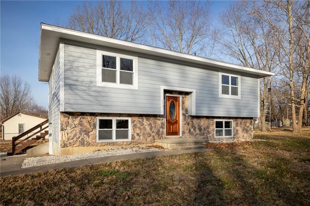 306 South Hw W, Smithton, MO 65350